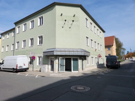 Gewerbeobjekt im Zentrum der Stadt Rehau – Gewerbefläche ca. 717 m² – Grundstück 743 m² – vielseitige Nutzungsmöglichkeit – 1. & 2. OG im Rohbauzustand mit viel Entwicklungspotenzial, 95111 Rehau, Büro/Praxis zum Kauf