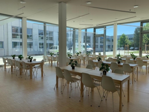 Naila/Frankenwald: ansprechendes Bürogebäude (Bürofläche ca. 1.726 m² über 3 Etagen) – professionelles, modernes Ambiente – Erstbezug – Aufzug – weitere Vorzüge und Highlights warten auf Sie, 95119 Naila, Büro/Praxis