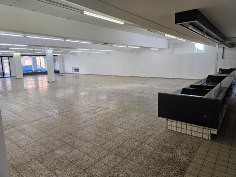 500 m² Gewerbefläche im Zentrum von Thiersheim – ehem. Verbrauchermarkt – direkt an Hauptverkehrsstraße Richtung Grenzübergang Schirnding, 95707 Thiersheim, Ladenlokal